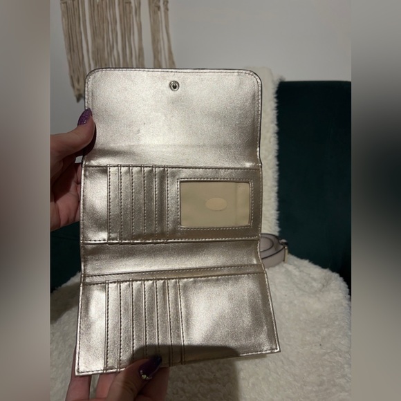 GUESS bag & wallet - Picture 2 of 4